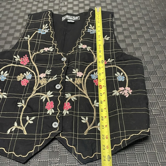 vintage black embroidered vest size medium - Picture 5 of 7